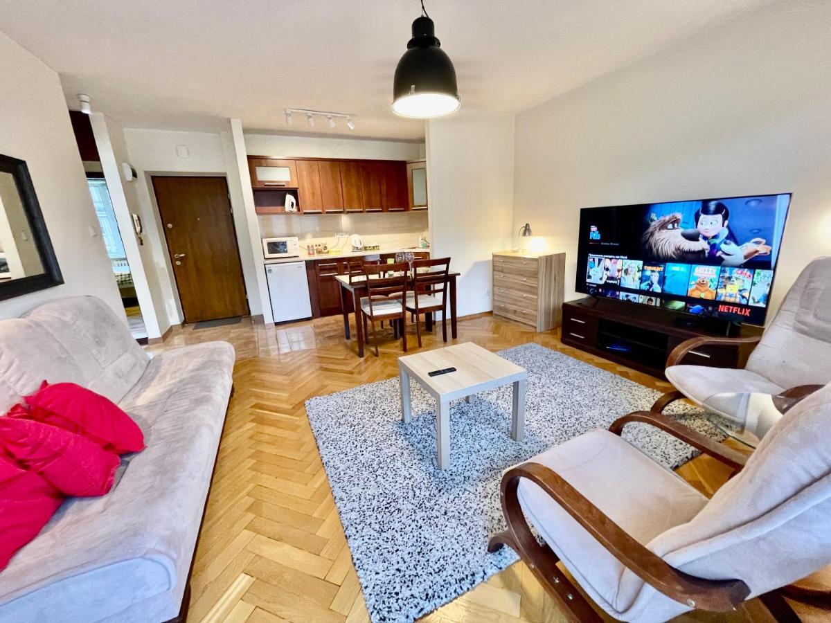 Апартаменти Raven Metro Fast Wifi 70'Tv Netflix Hbomax Appletv Варшава Екстер'єр фото